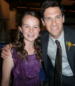 Lexi with Justin Bartha on 'The New Normal'